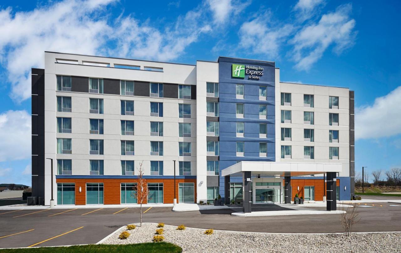 Holiday Inn Express & Suites Windsor East - Lakeshore, An Ihg Hotel Tecumseh Exterior photo